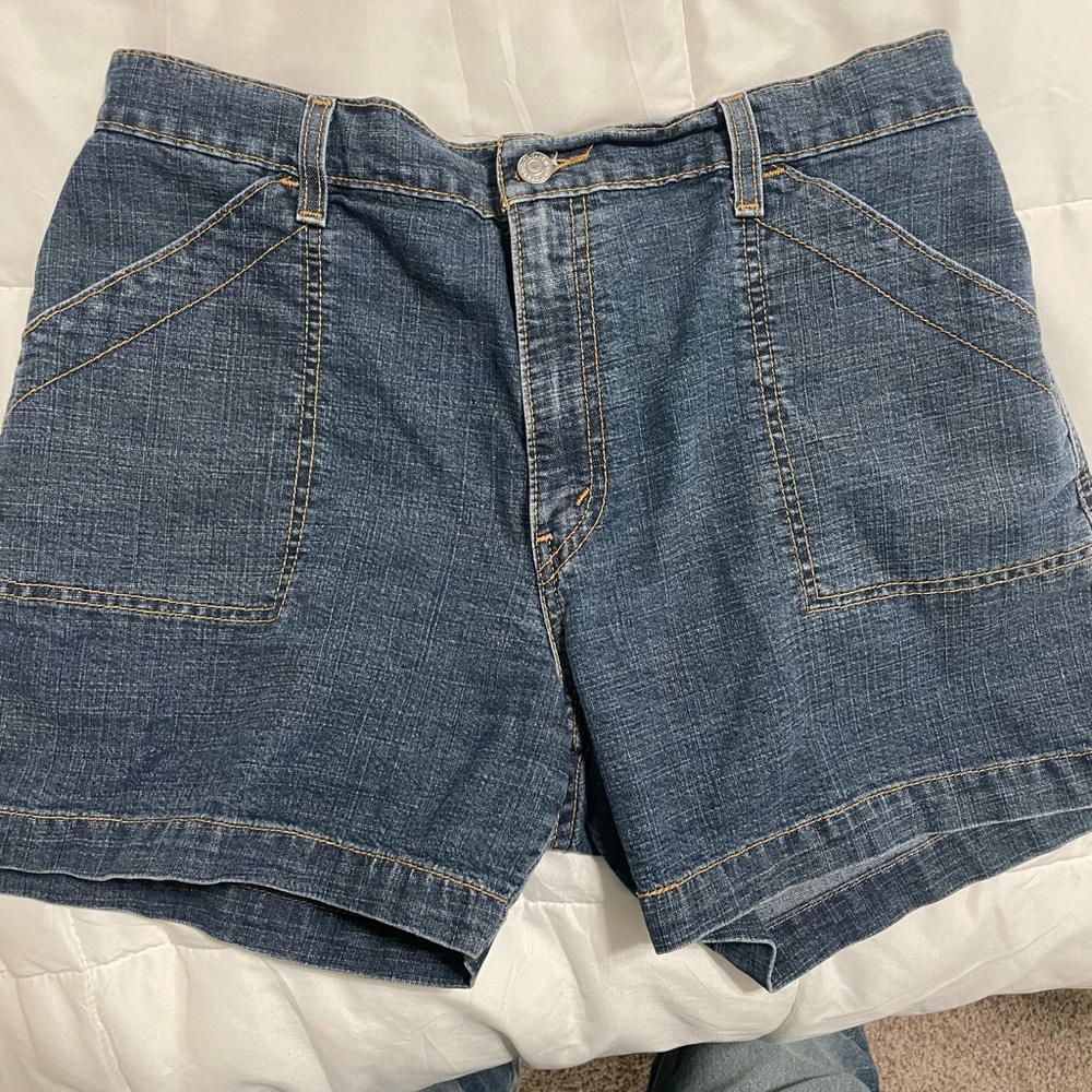 Levi’s shorts